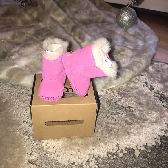 pink uggs journeys